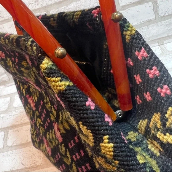 Vintage Black Pink Floral Tapestry Embroidered Bag Purse Lucite Handles - Picture 8 of 9